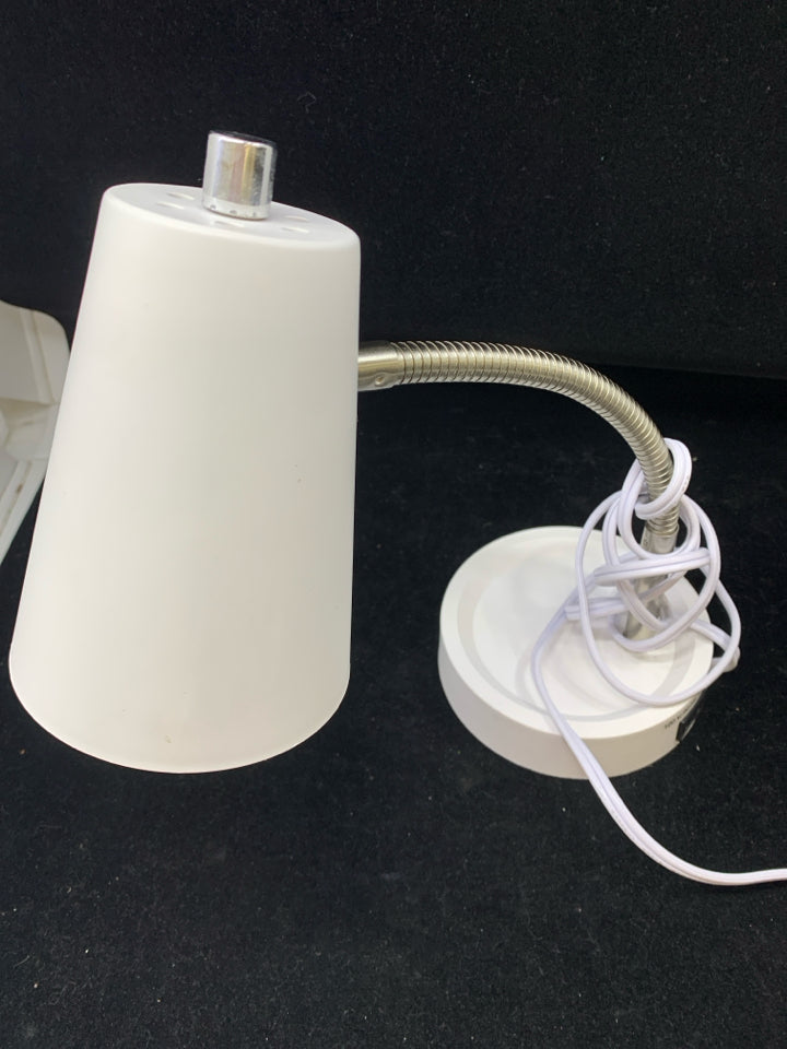 WHITE PLASTIC DESK LAMP.