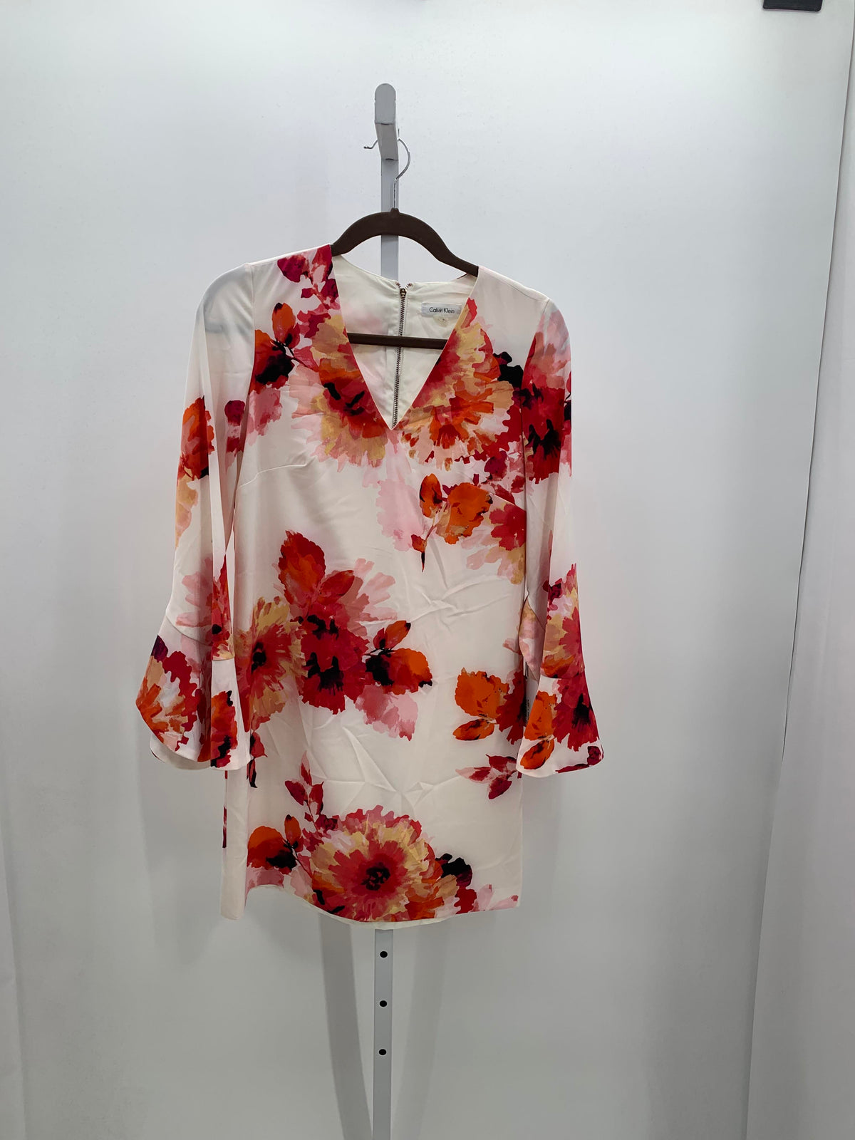 Calvin Klein Size 2 Misses Long Sleeve Dress