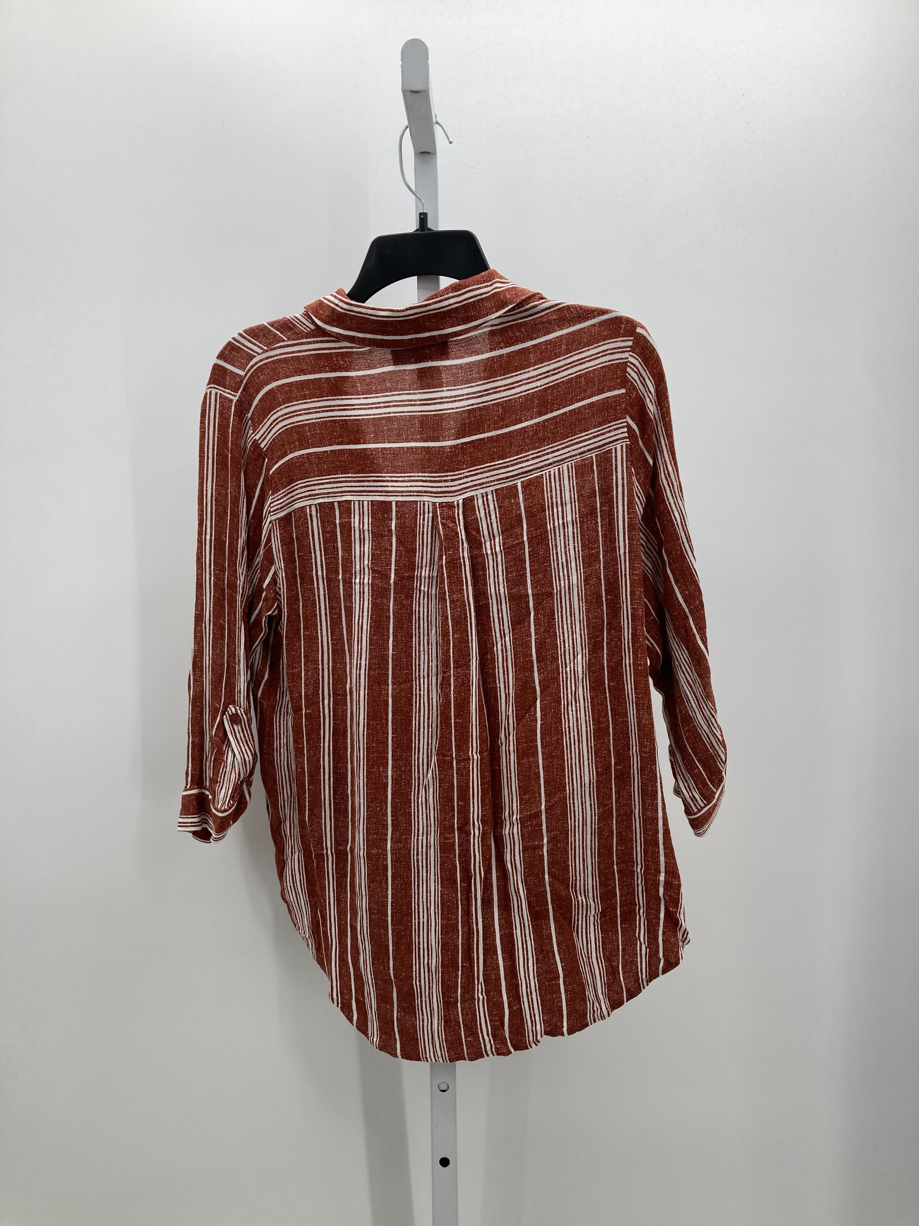 Size Medium Misses 3/4 Sleeve Shirt