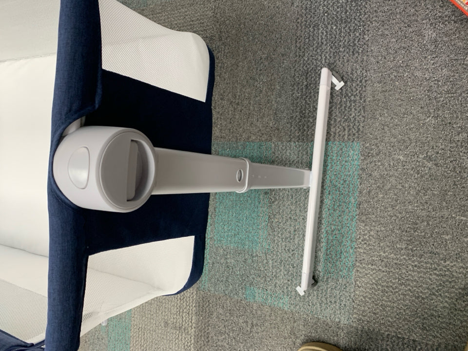 2-IN-1 Bedside Bassinet Sleeper