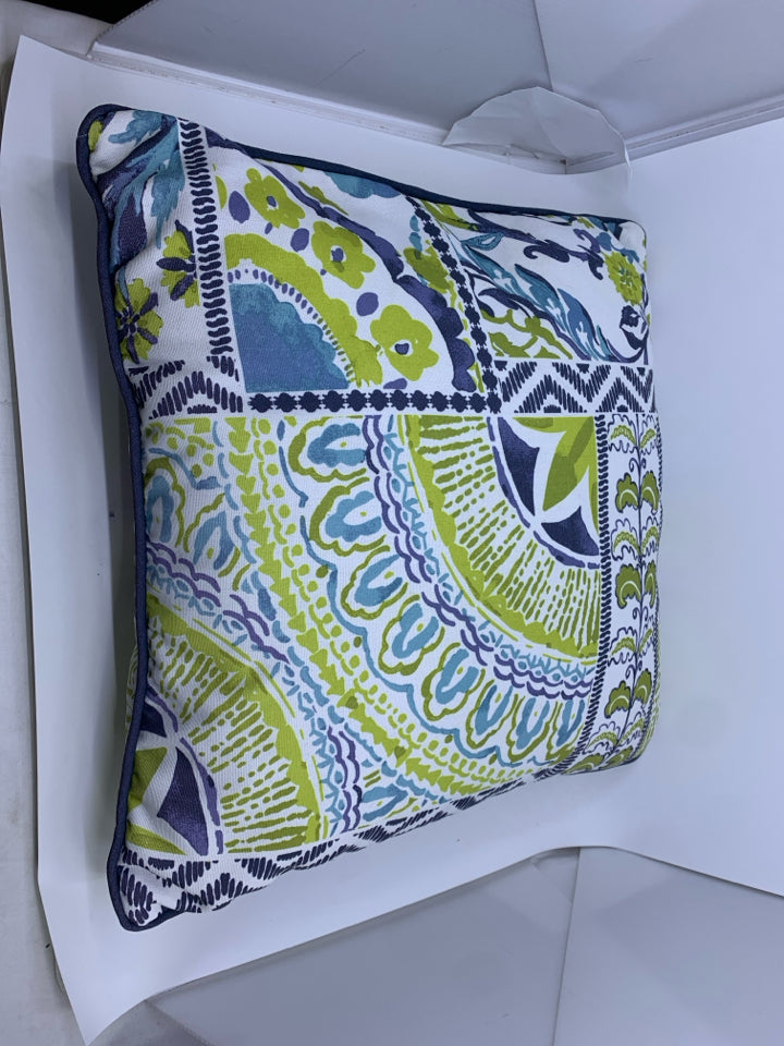 GREEN/BLUE FLORAL PILLOW.