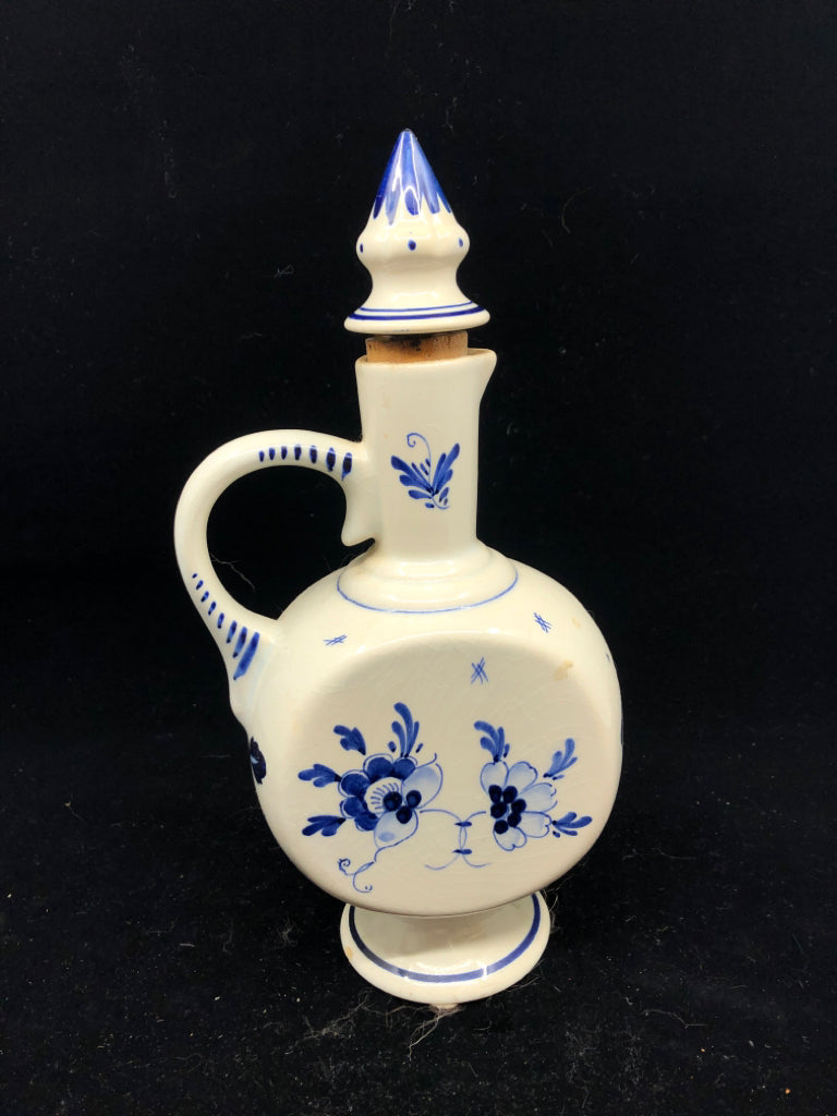 VTG WINDMILL BLUE AND WHITE DECANTER.