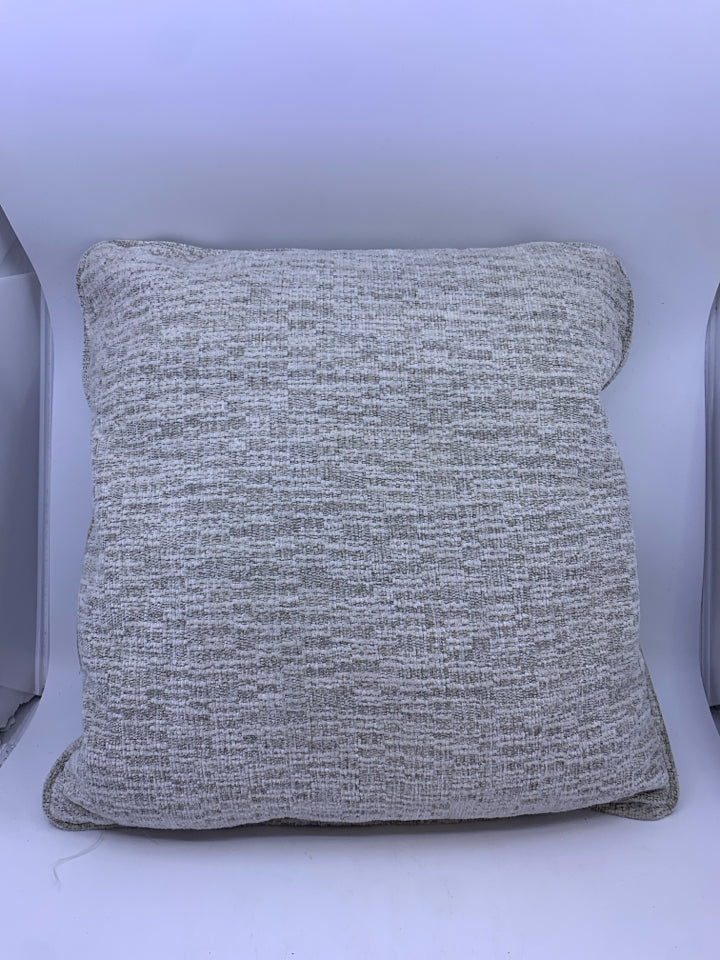 WHITE AND GREY SQUARE PILLOW.