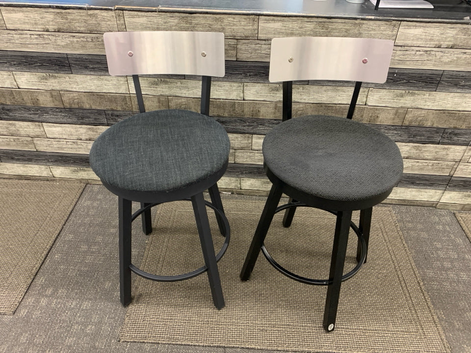 2PC SWIVEL BAR STOOL WITH SILVER METAL BACK & GRAY FABRIC SEATS AMICA.