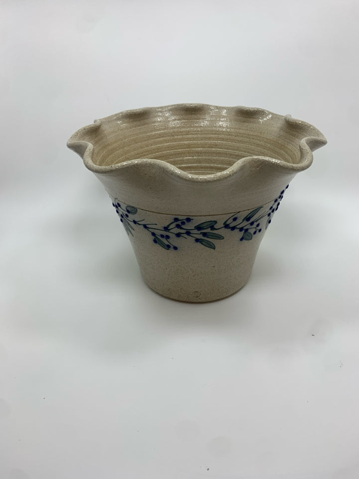 SALMON FALLS RUFFLED RIM STONEWARE PLANTER.