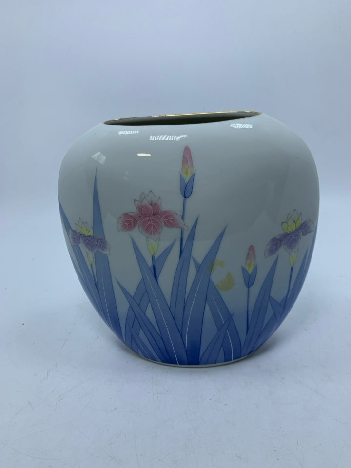 VTG TALL OVAL IRIS VASE.