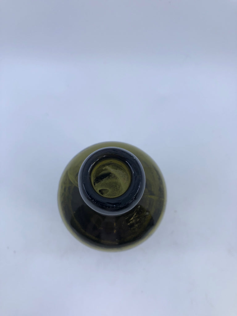 VTG GREEN GLASS BOTTLE.