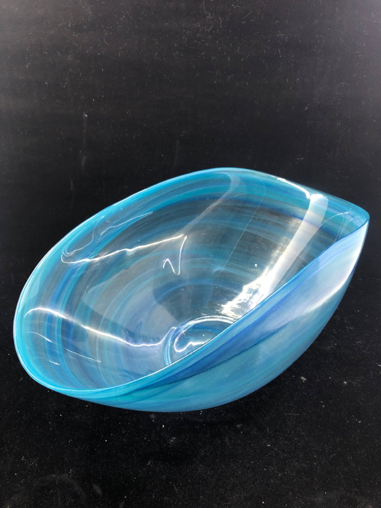 TEAL SWIRL FOLDED EDGE BOWL.