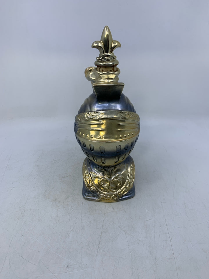 METALLIC KNIGHT HEAD MUSIC DECANTER.