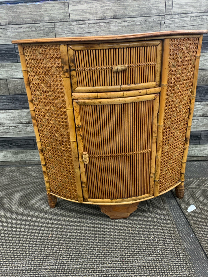 CORNER CABINET W/DOOR AND DRAWER.