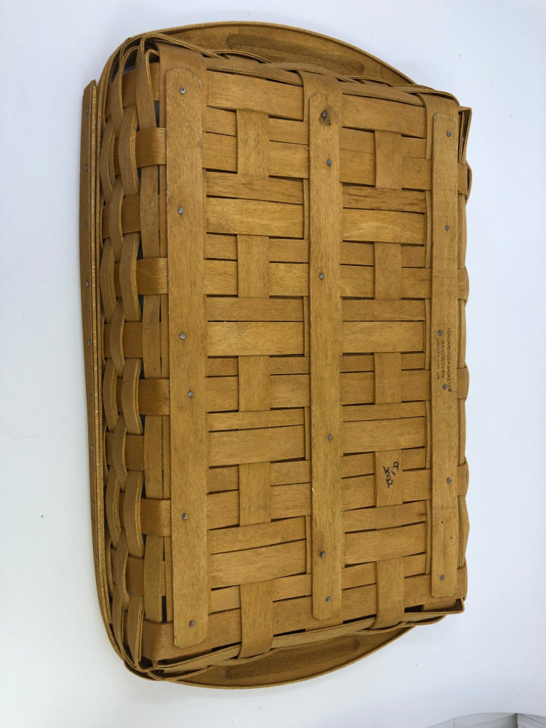 2002 RECTANGLE BASKET W WOOD BOTTOM AND HANDLES.