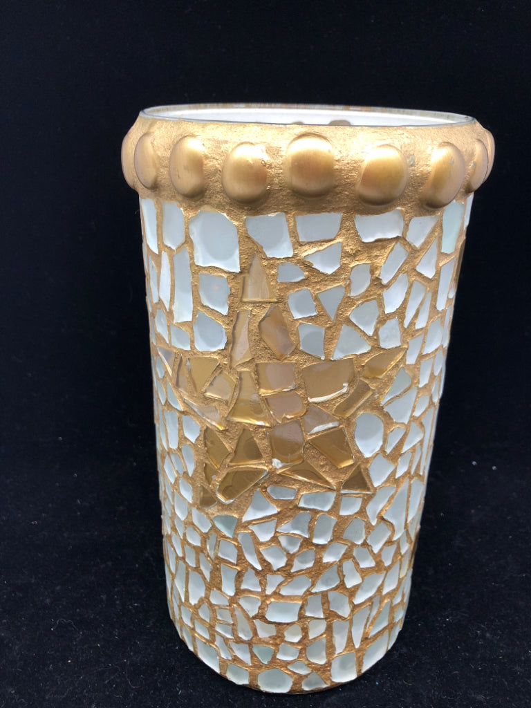 GOLD/WHITE MOSAIC GLASS CANDLE HOLDER.