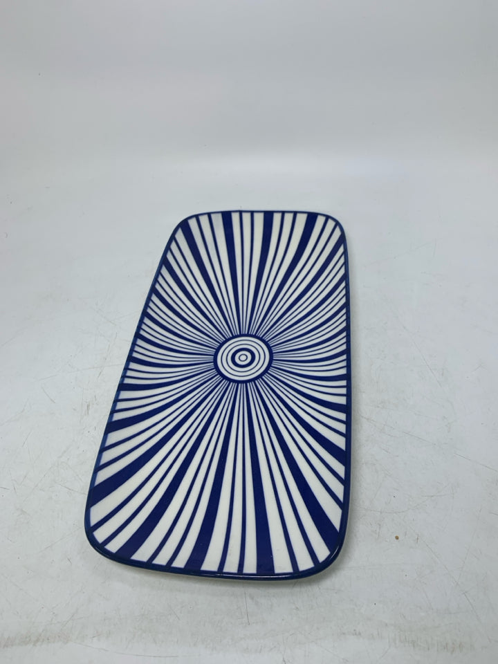 BLUE/WHITE RECTANGLE SERVER.