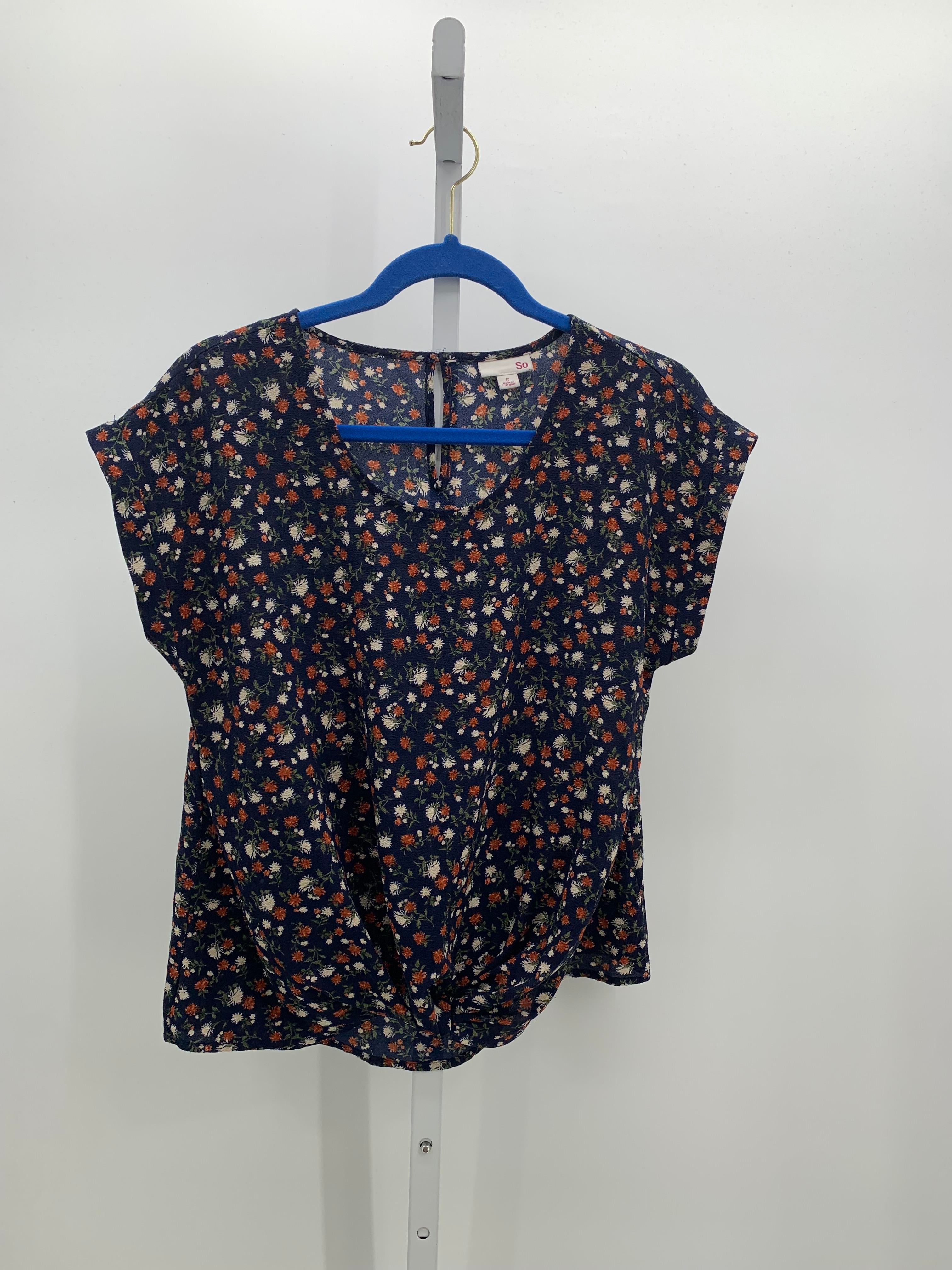 SO Size Small Juniors Short Sleeve Shirt