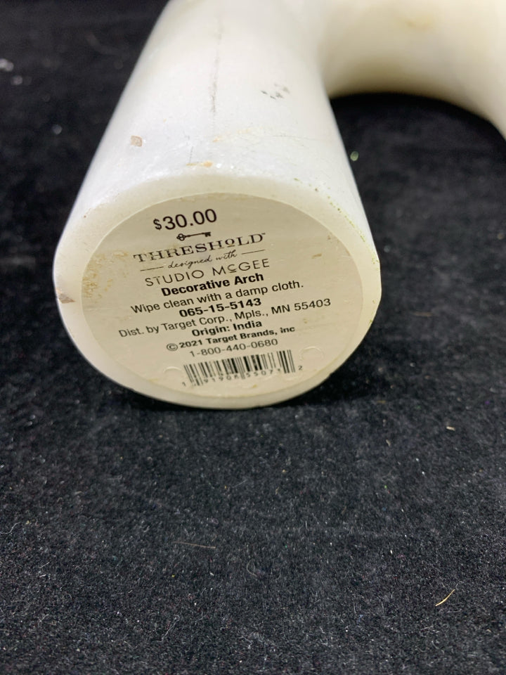 WHITE MARBLE ARCH FIGURINE.