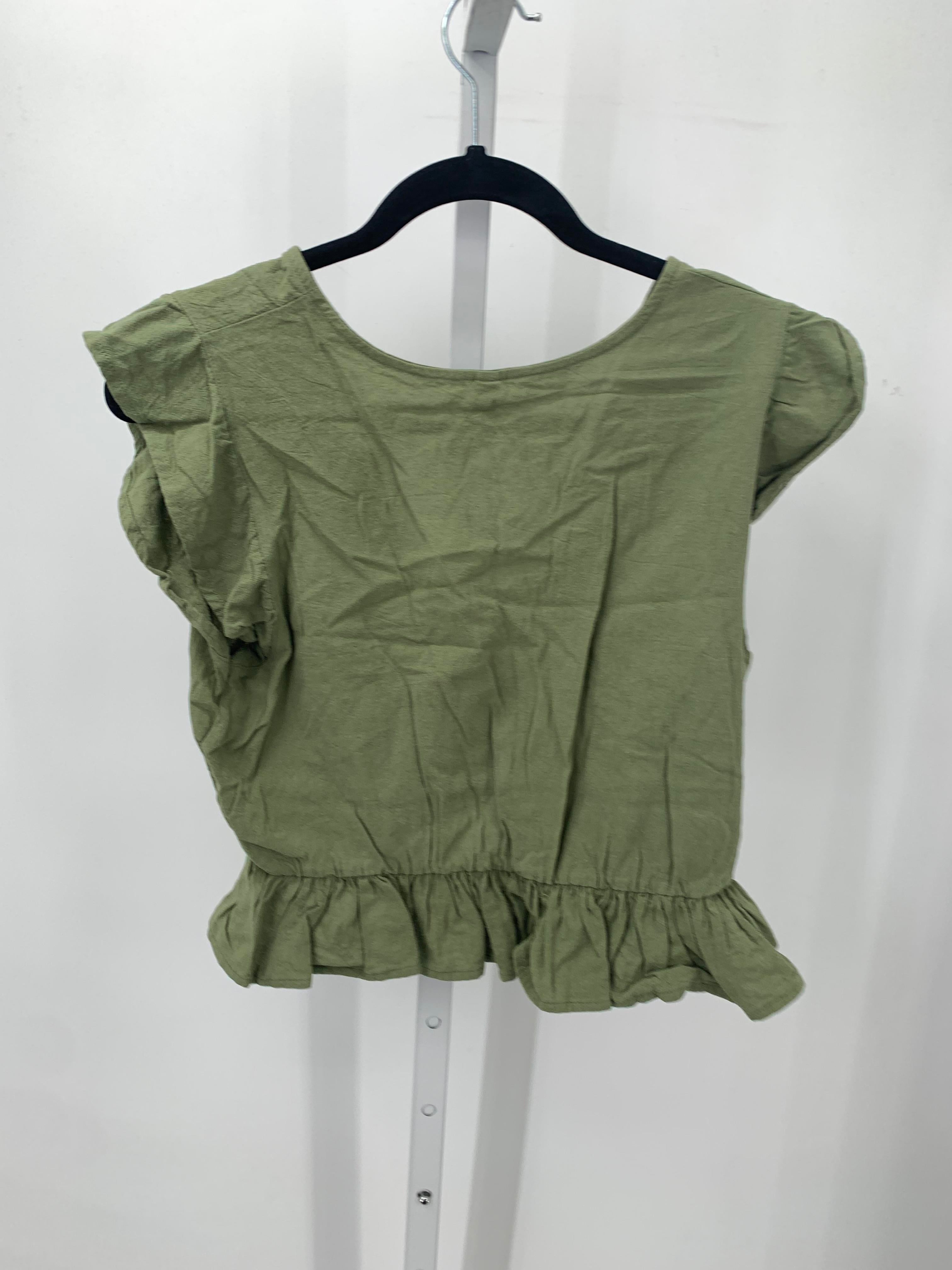 Size Large Juniors Short Sleeve Shirt