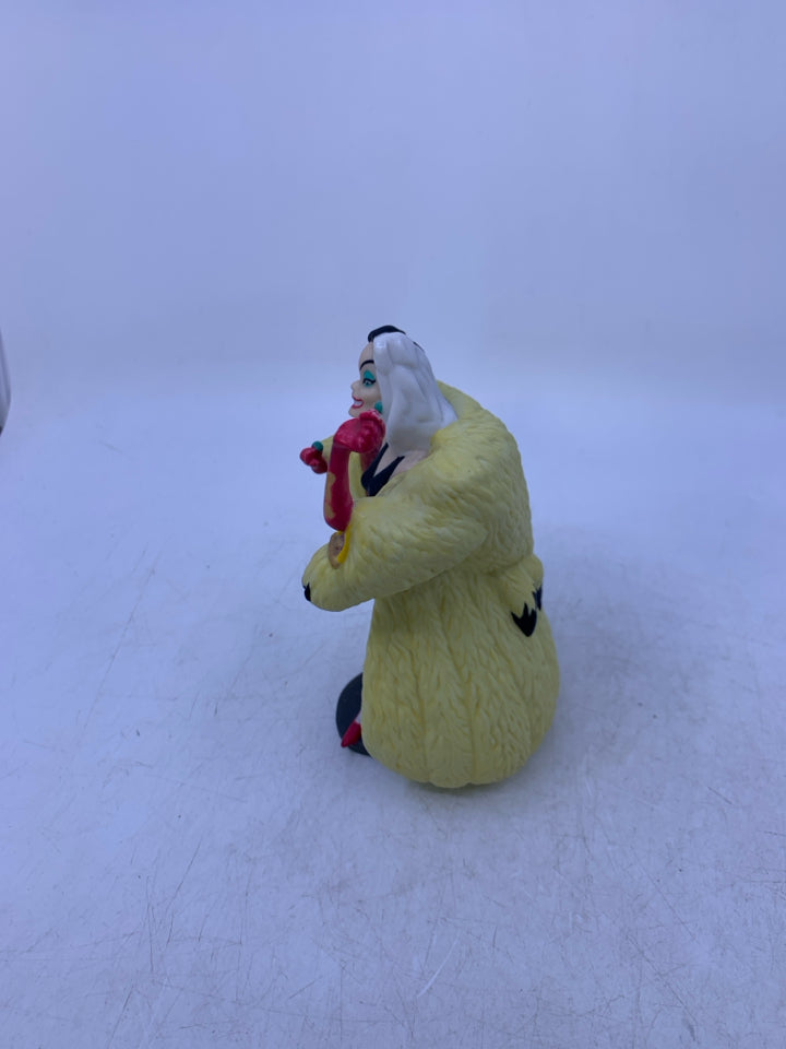 VTG CRUELLA DE VIL CERAMIC FIGURINE.