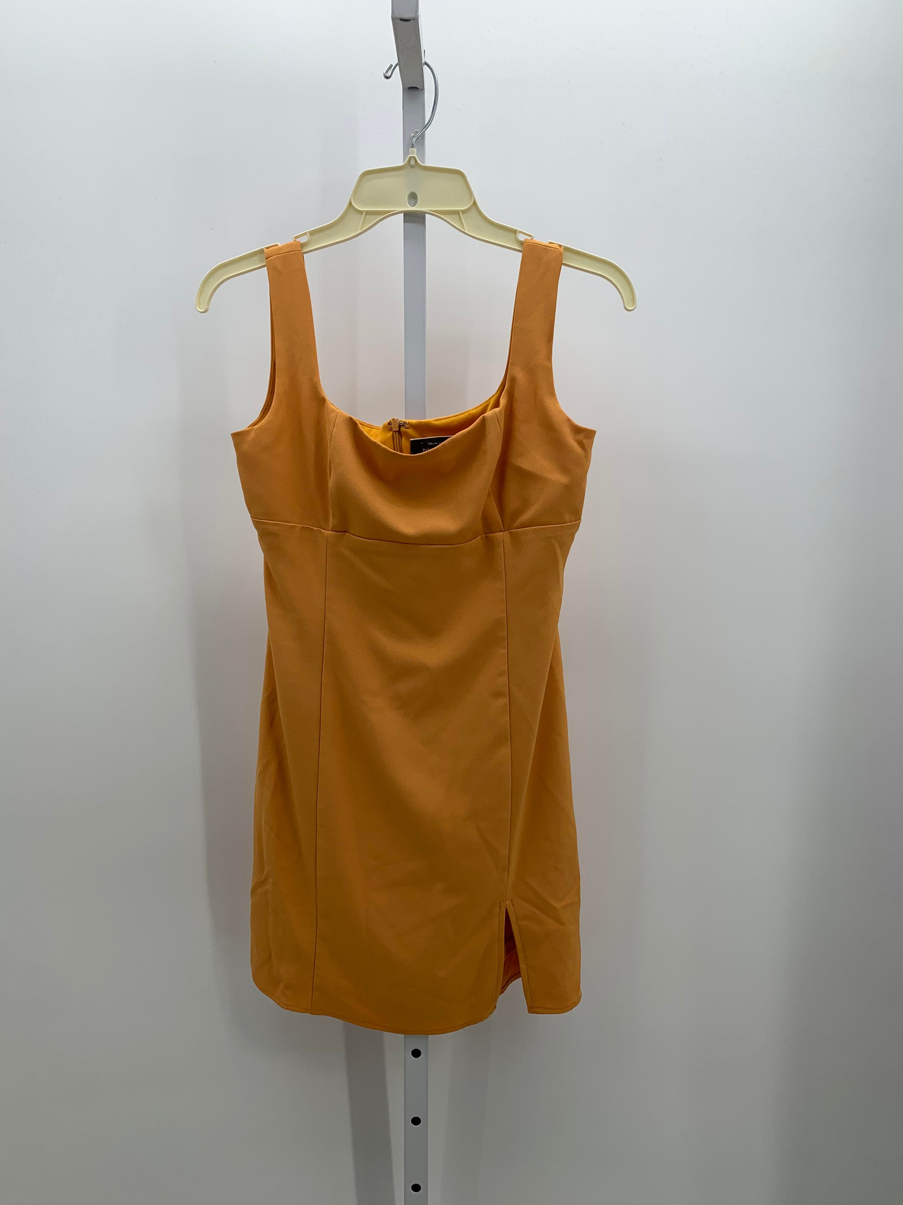 Size Medium Juniors Sleeveless Dress