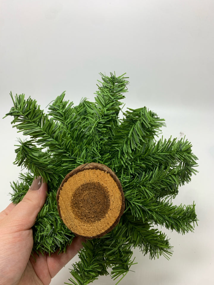 MINI CHRISTMAS TREE WOOD BASE.