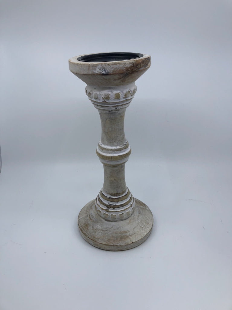 DISTRESSED WHITE WOOD PILLAR CANDLE.
