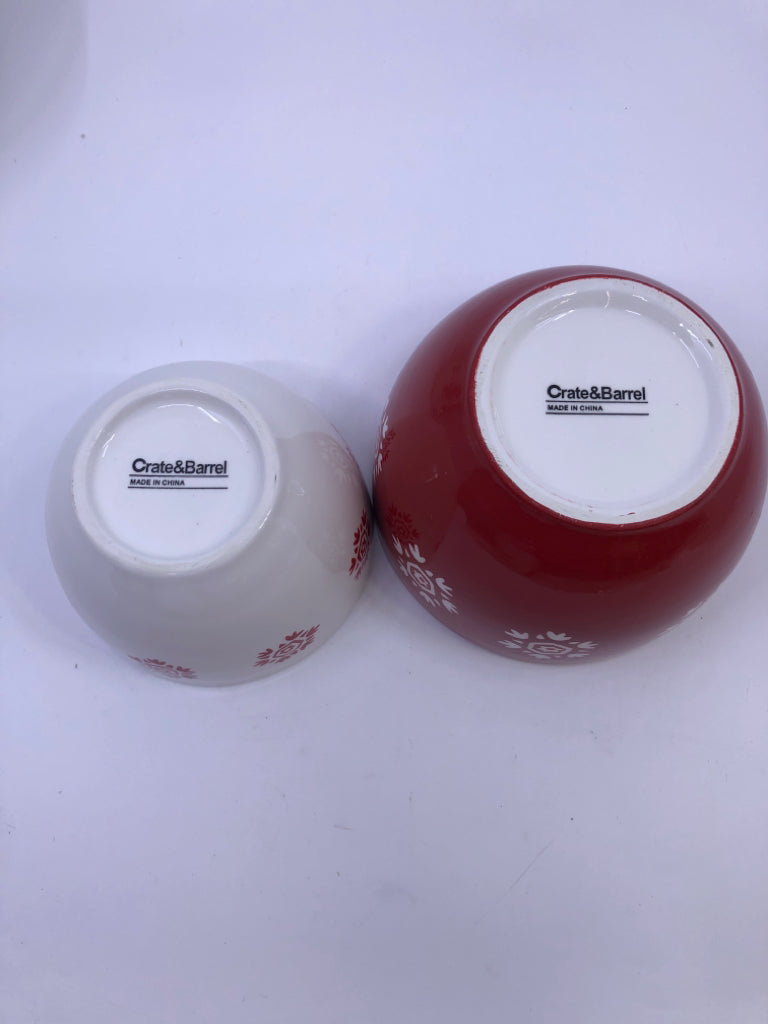 3 SNOWFLAKE NESTING BOWLS.