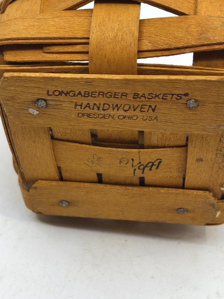 SMALL LONGABERGER BASKET 1999 W/HANDLE.