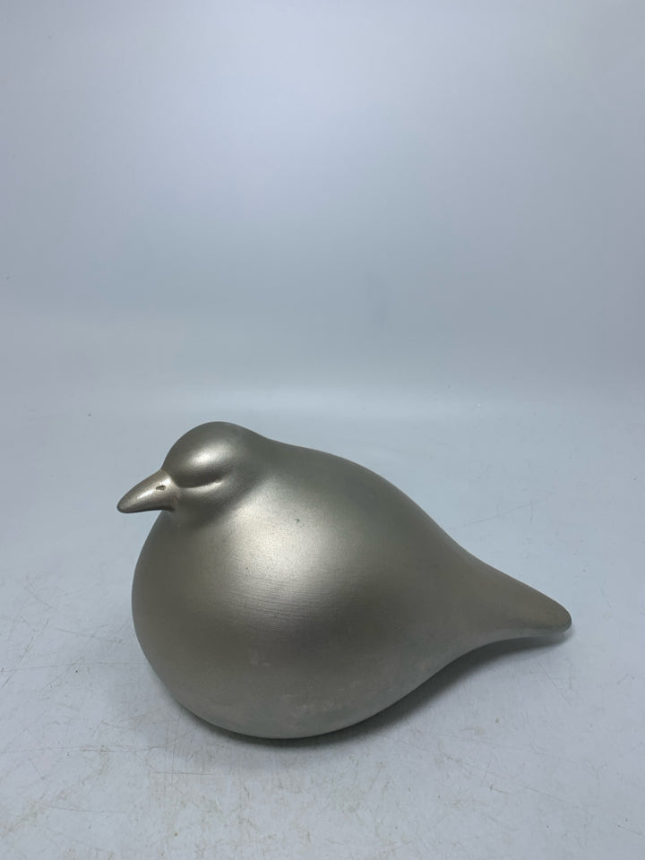 CERAMIC SITTING WIDE BIRD.