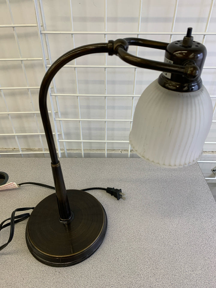 VTG BROWN STUDY LAMP W/ADJUSTABLE LIGHT.