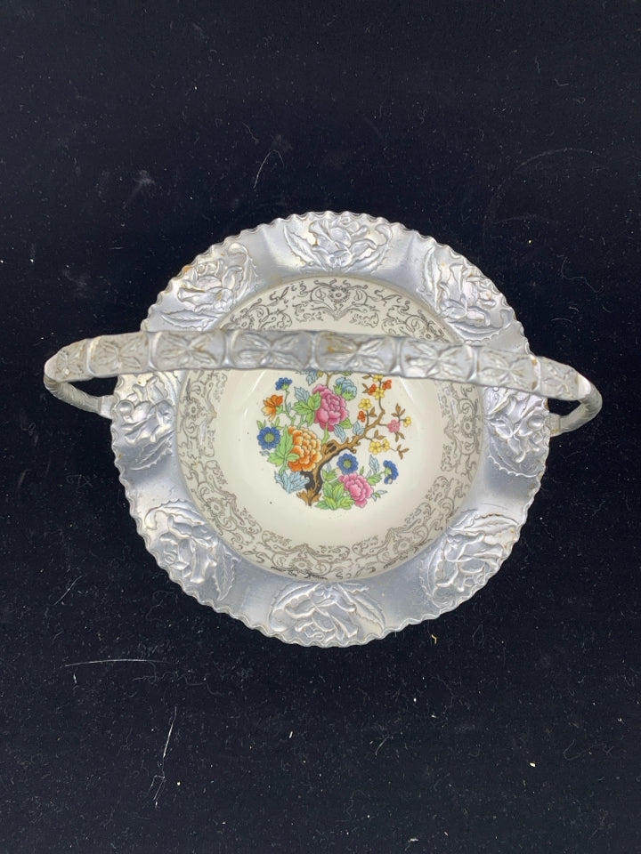 VTG CERAMIC AND METAL FLORAL BASKET SERVER.