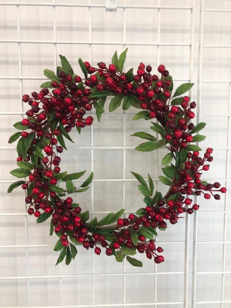 RED BERRY & GREEN LEAF WREATH.