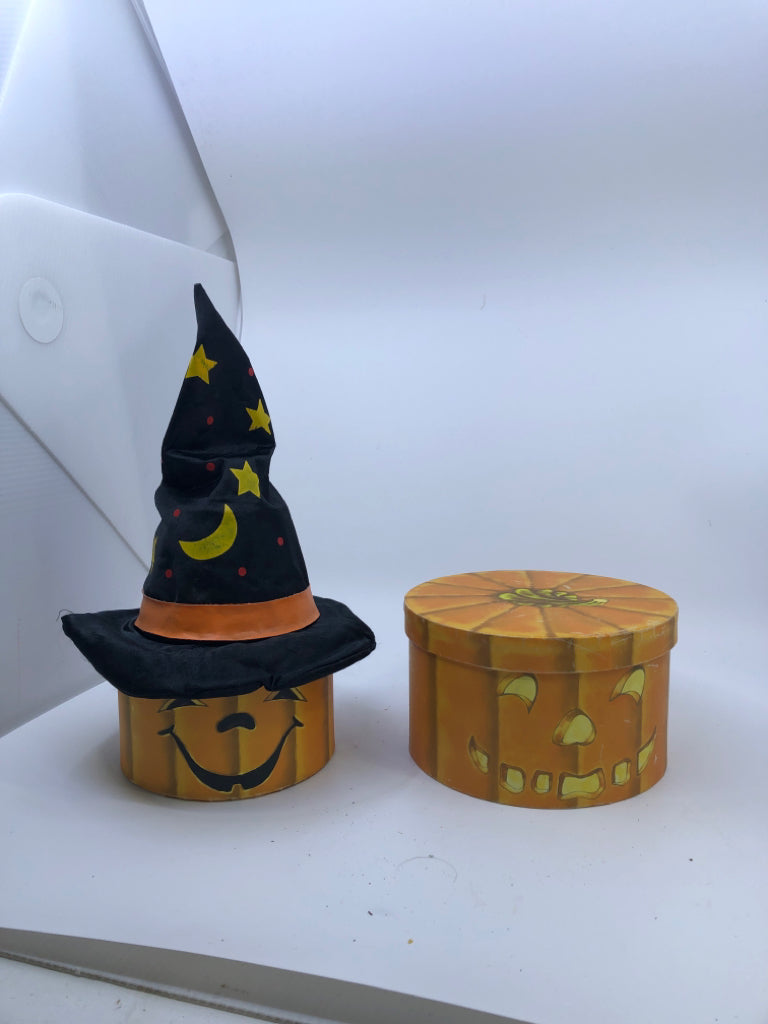 STACKING JACK O LANTERN BOXES W/WITCH HAT.