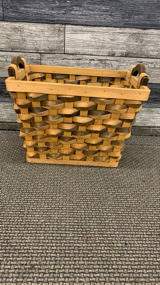 2-TONED WOVEN BASKET W/WOODEN HANDLES.