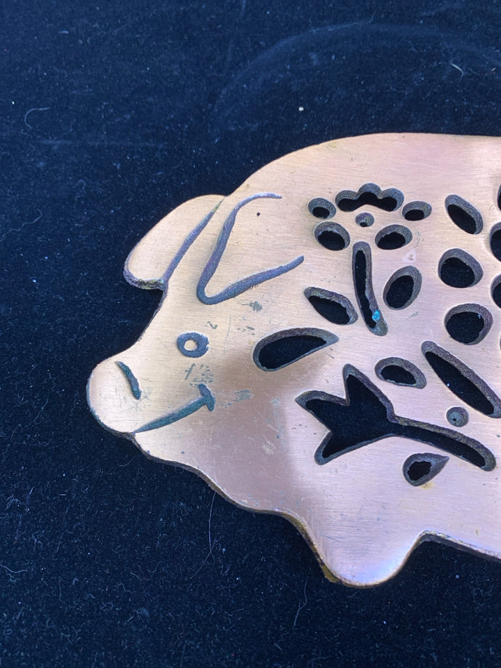 BRONZE PIG TRIVET.