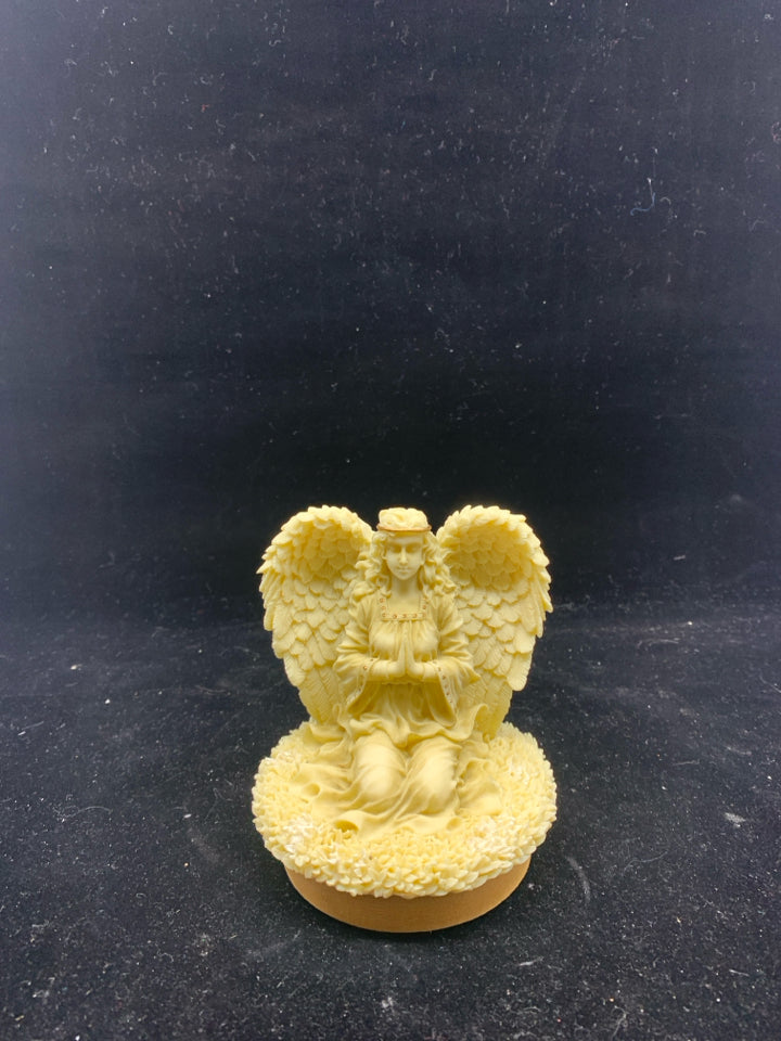 ANGEL CANDLE TOPPER CREAM.