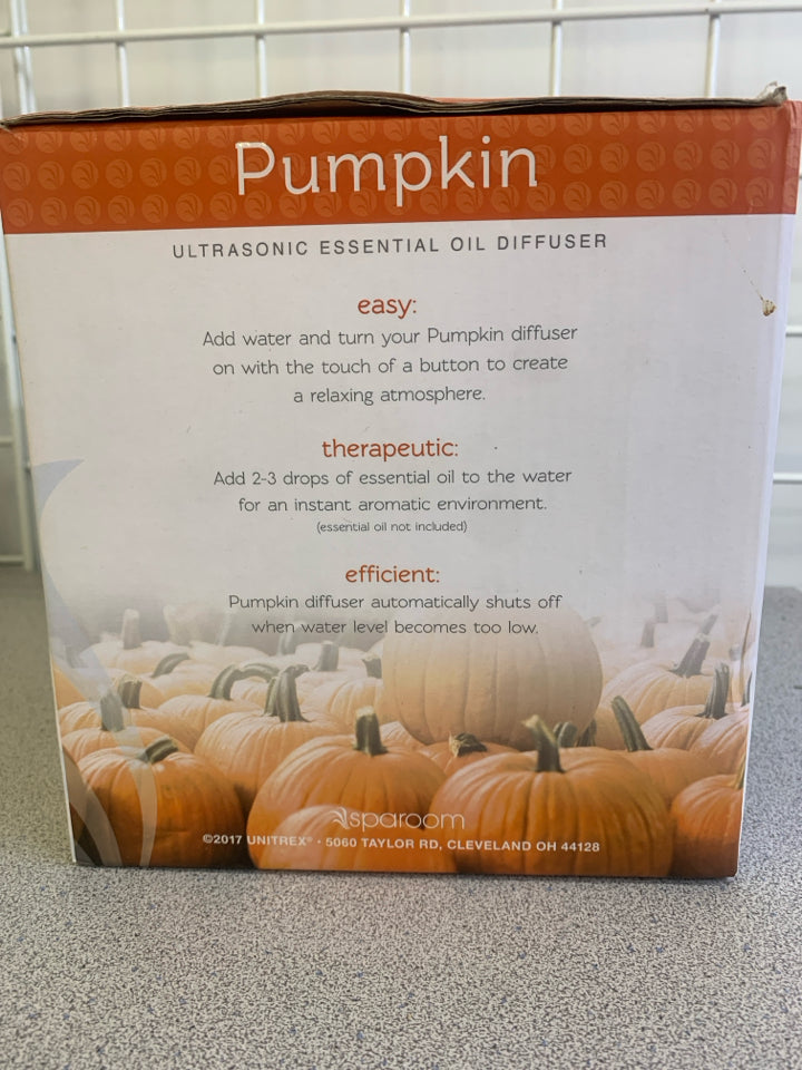 NIB WHITE PUMPKIN OIL DIFFUSER.