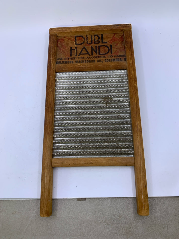 VTG WOOD DUBL HANDI WASHBOARD CO.