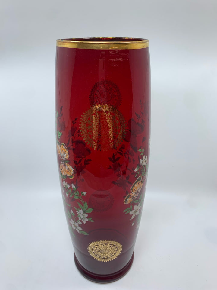 VTG RED GLASS VASE W/PAINTED FLOWERS AND GOLD RIM.