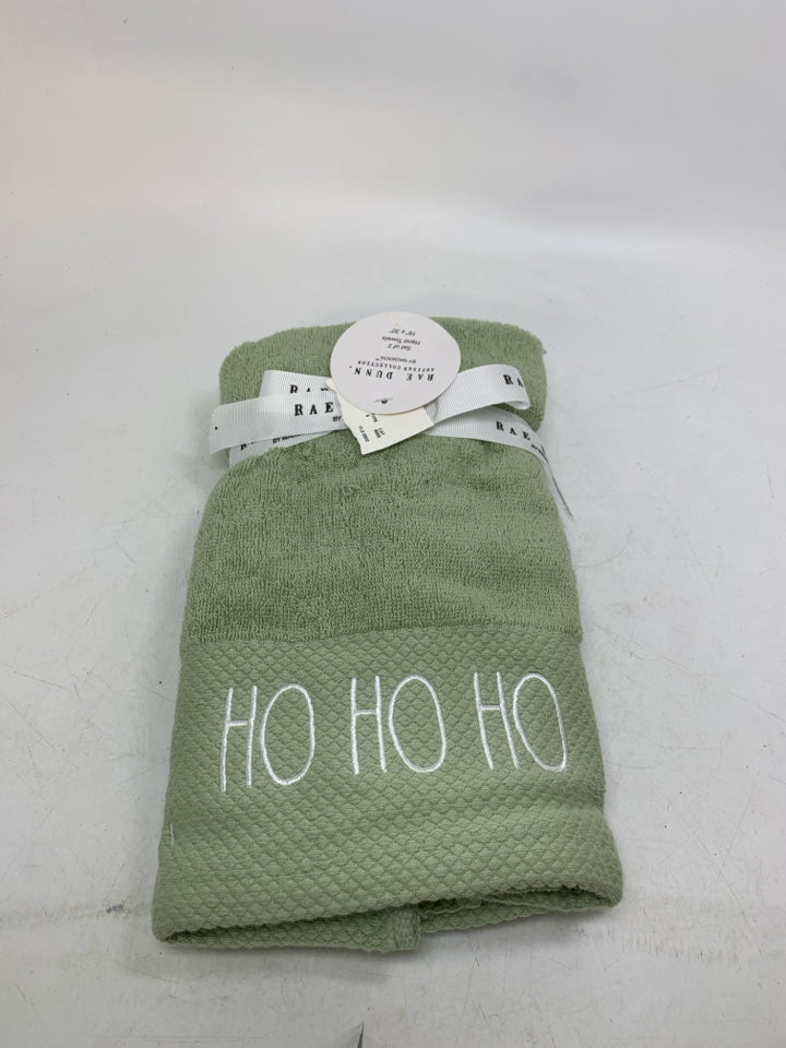 NWT GREEN RAE DUNN 2 HO HO HANDE TOWELS.
