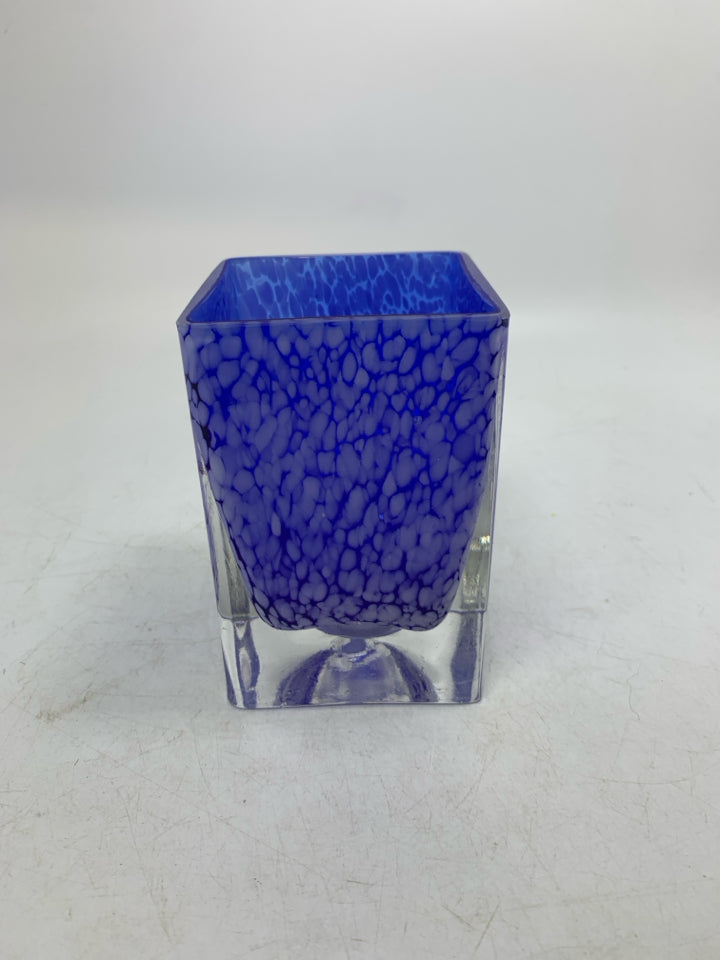 SQUARE BLOWN GLASS BLUE W/ LIGHT SPECKLES VASE.