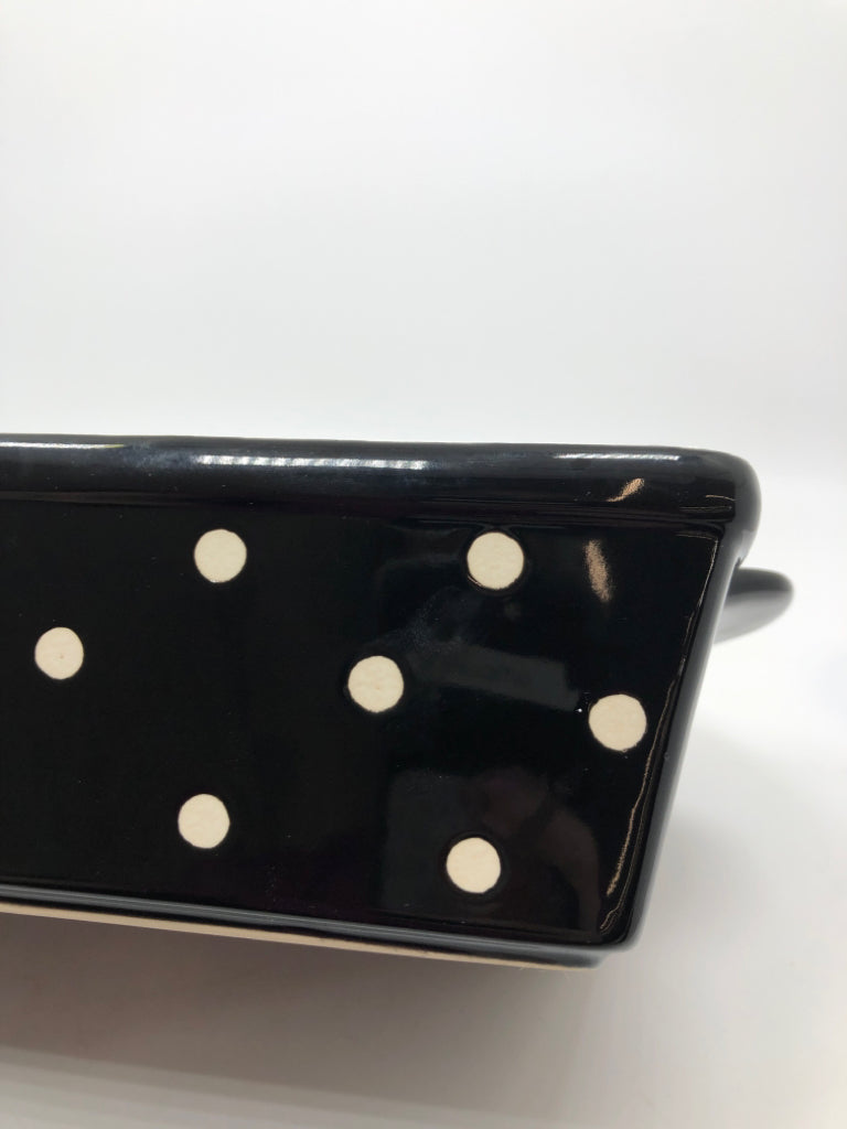 POLKA-DOT RECTANGULAR BAKING DISH.