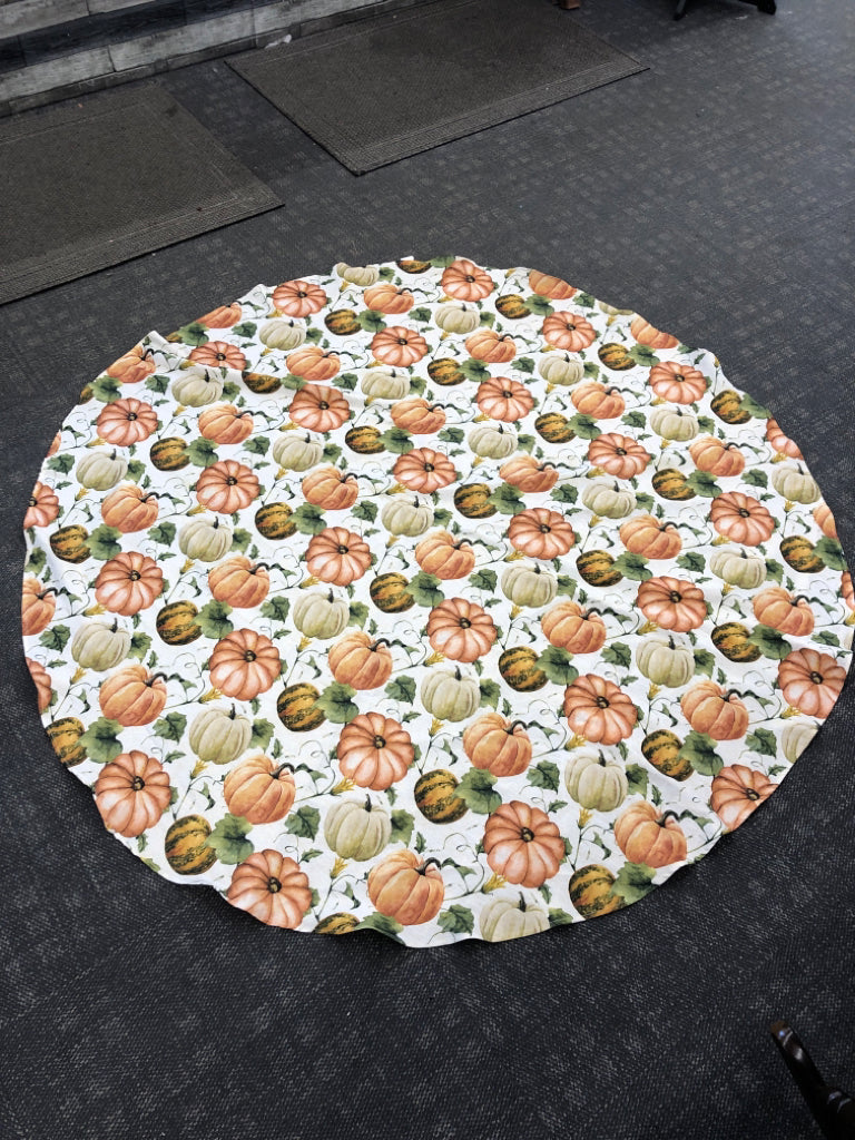PUMPKIN SPARKLE TABLE CLOTH.