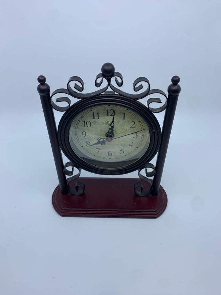 BROWN SCROLL METAL DESK CLOCK.