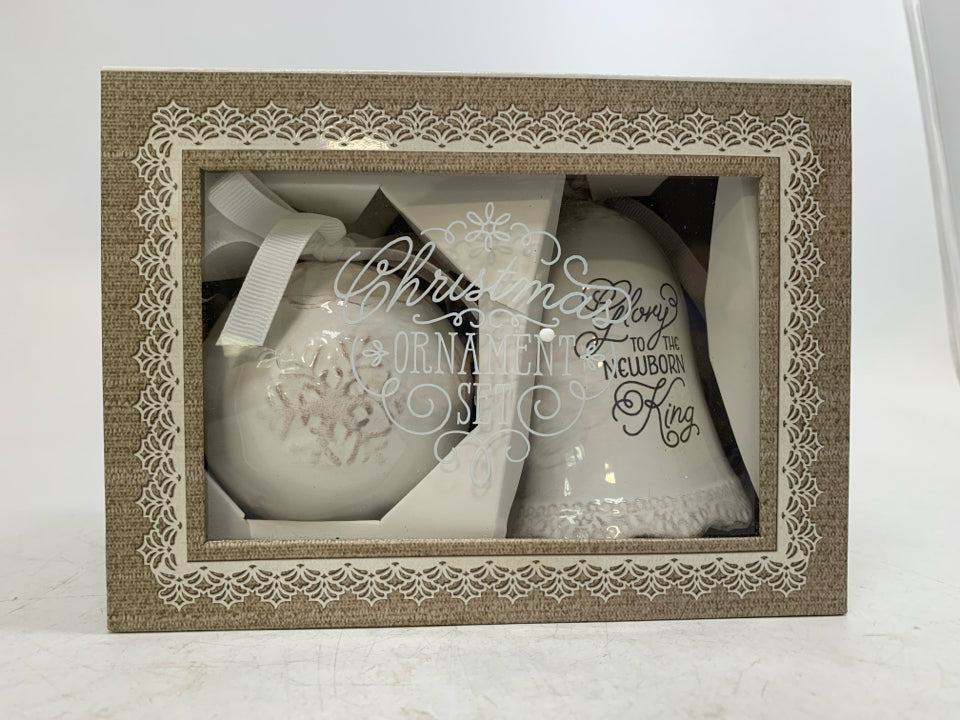IN BOX 2 WHITE GLORY TO THE NEWBORN KING ORNAMENTS.