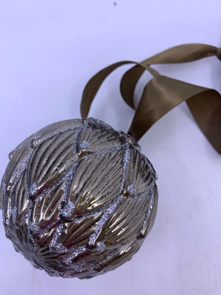 GLASS PINE CONE TEXTURED BULB ORNAMENT.