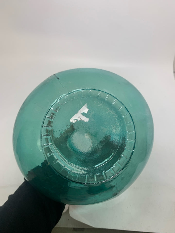 RECYCLED SPHERE GLASS VASE SHORT NECK.
