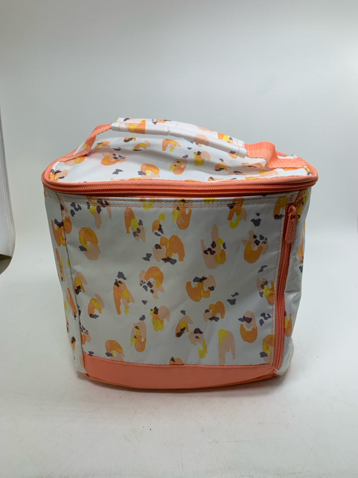 THIRTY-ONE WHITE LUNCH BOX W/ PEACH DETAILS.