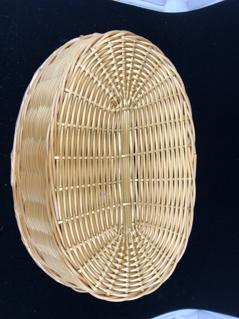 OVAL BLONDE BASKET W 2 HANDLES.