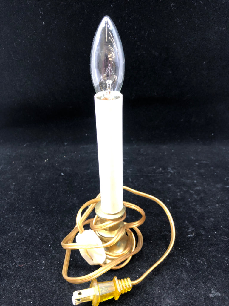 WHITE PLUG IN WINDOW CANDLE.