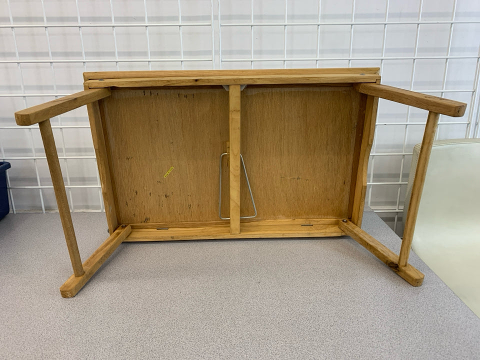 BAMBOO AND WHITE LAP TRAY W/FOLDING LEGS.