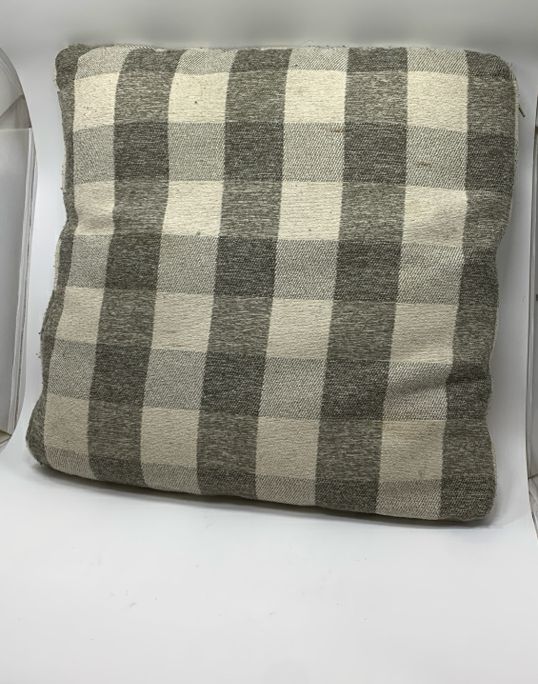 GREY PLAID ACCENT PILLOW.